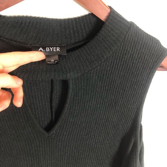 A. Byer Black Ribbed Cold Shoulder Fuzzy Knit Sweater Women's Plus 1X - Picture 2 of 6